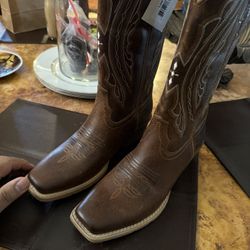 Woman’s Justin Boots Size 10b Asking 100 