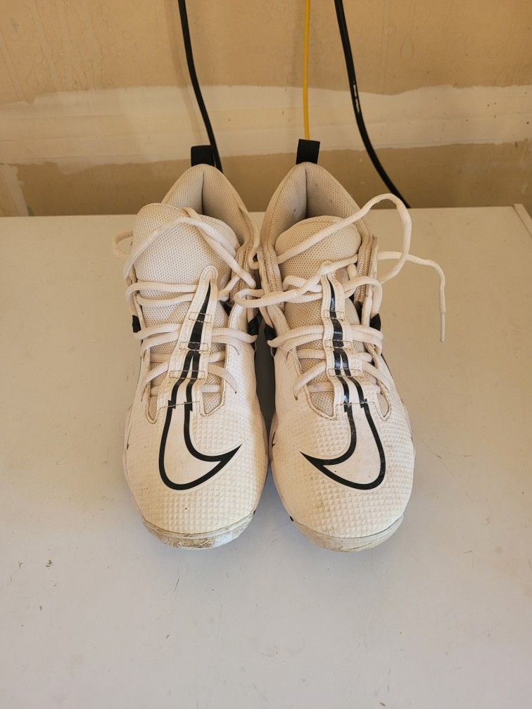 Nike Cleats Size 8