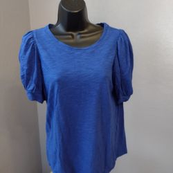 Chico's short sleeve blue blouse size 1(m)
60% cotton and 40% modal


