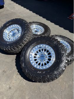 4 Rines nuevos KMC 6x134,7 las 4 llantas LT 35/12,50/R17 para TOYOTA TACOMA,CHEVI SILVERADO,CHEVI TAHO