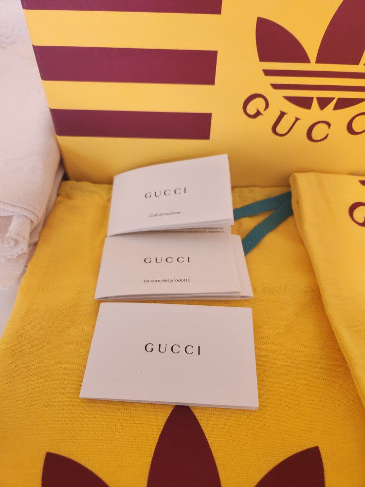 Gucci & Louis Vuitton shoe boxes w/ shoe bags for Sale in Henderson, NV -  OfferUp