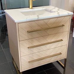 30” Bathroom Vanity Cabinet Solid Wood Quartz Top Ready For Pick Up 