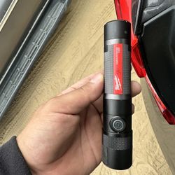 Milwaukee Hand Light 