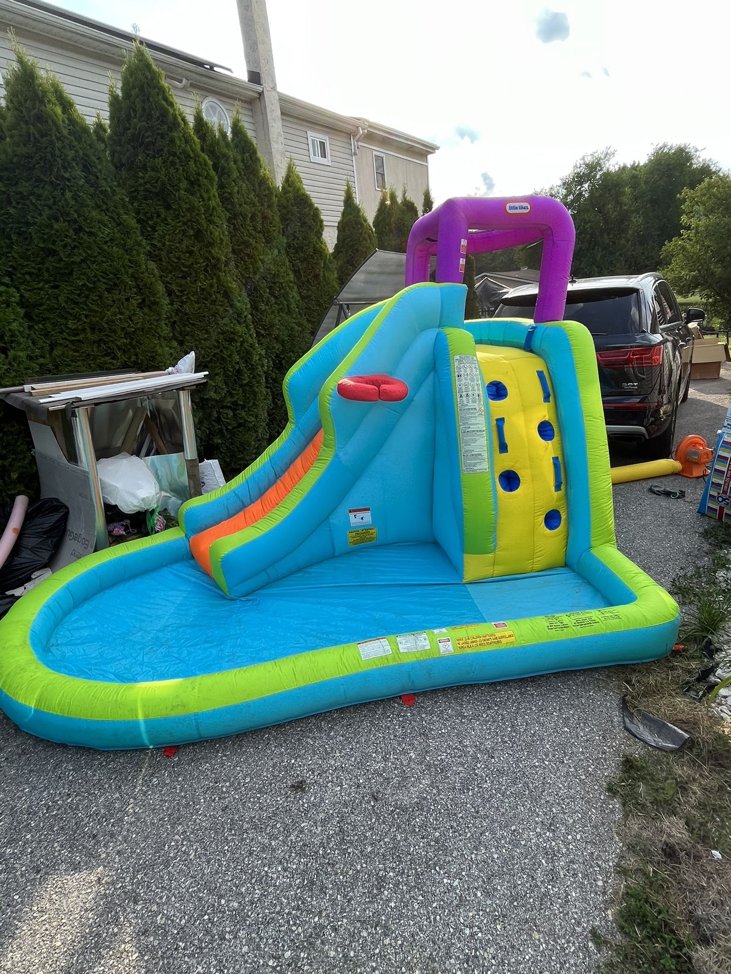 Little Tikes Slam 'n Curve Inflatable Water Slide with Blower