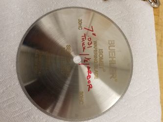Diamond cutting blade