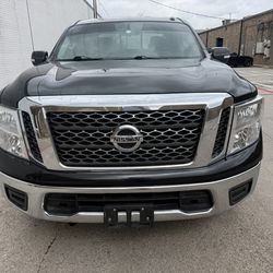 2017 Nissan Titan