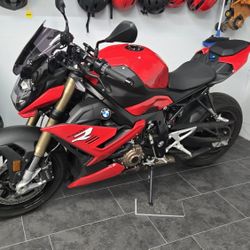 2022 BMW S1000R