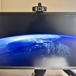 Gaming Monitors and Dual Monitor Stand VESA Mount