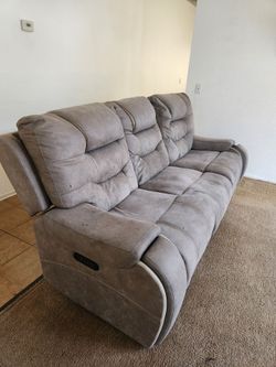 Free Recliner Sofa. Heavy 3 seater Cup Holder Charging port.