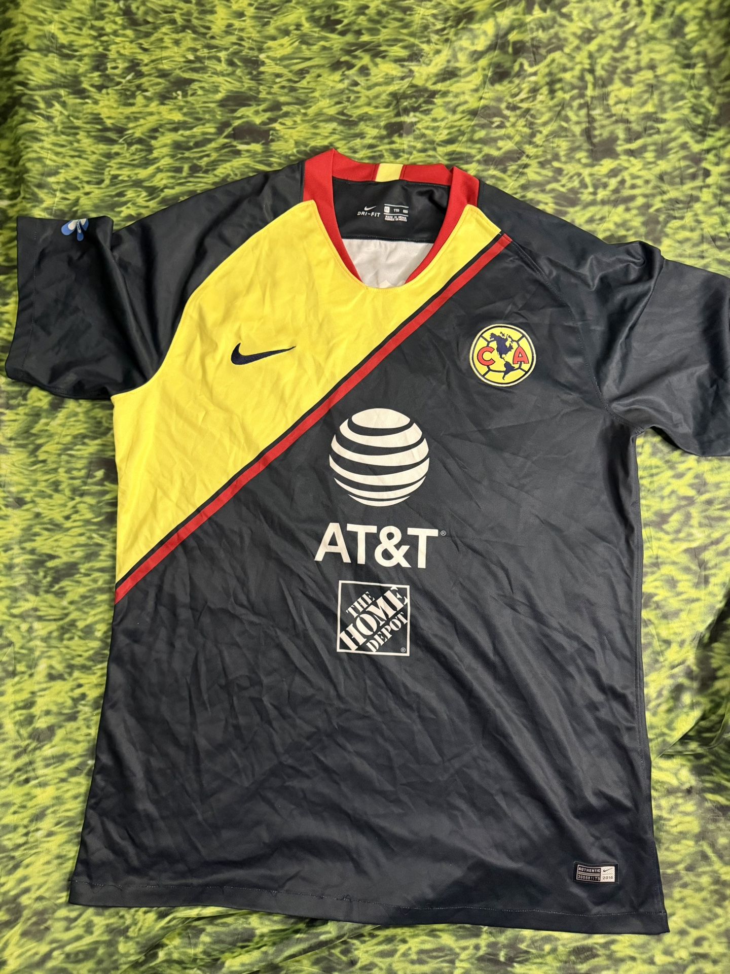 Club America E. Alvarez #13 Jersey Size XXL 2018
