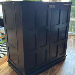 ZGallerie voyage Bar/cabinet