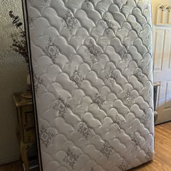FULL SIZE SERTA MATTRESS