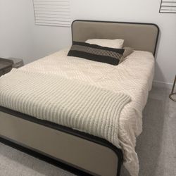 Queen Guest Bed Frame – Modern Upholstered (Excellent Condition)