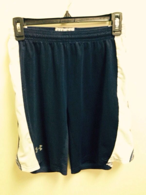 Boys Under Armour youth Lg shorts