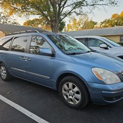 2007 Hyundai Entourage