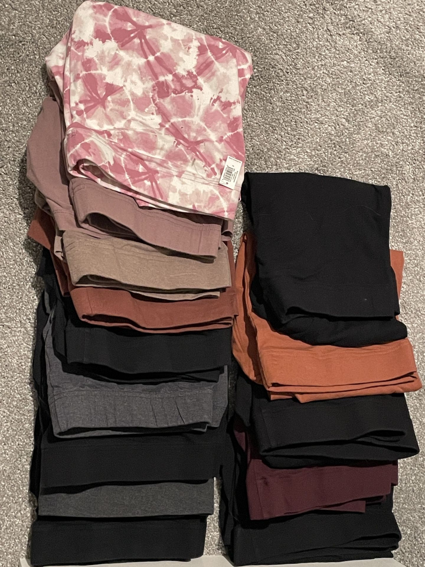 Lot of Women’s XL Old Navy Biking Shorts (9 pairs) & Leggings (5 pairs)