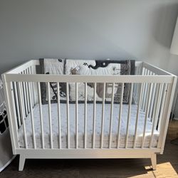 Dadada Soho 3-in-1 Convertible Crib  White 