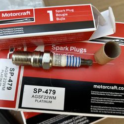 V8 Ford Motorcraft Spark Plugs and Coils 