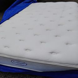 Queen Plush Mattress