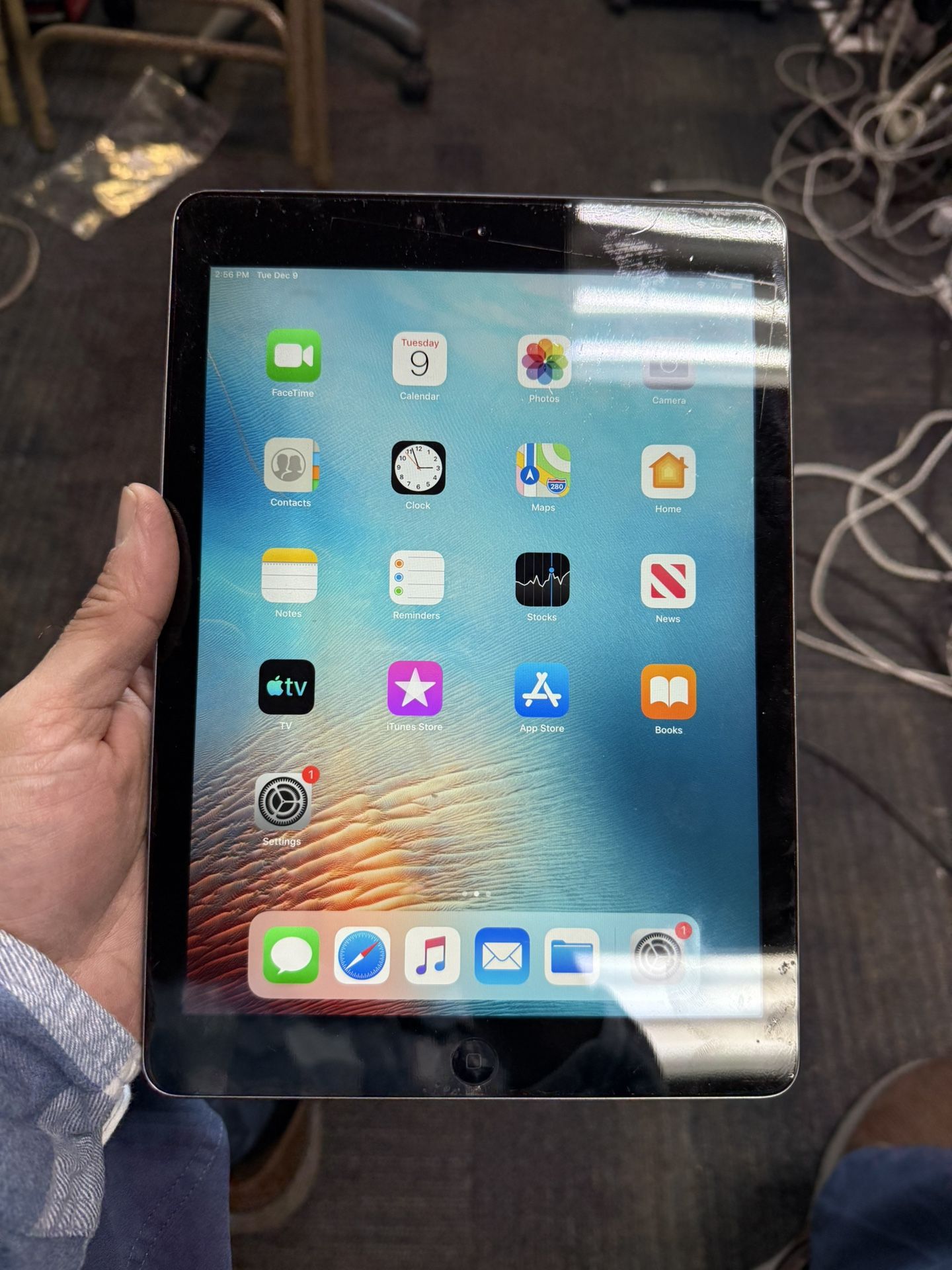 iPad Air WiFi + Cellular 