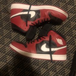Air Jordan 1 Mid Size 13 Shoe Box Available