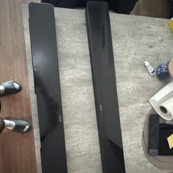 Bose 700 Soundbars + Two Controllers.