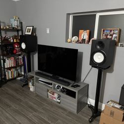 Yamaha HS8 (Pair) - Studio Monitors/Speakers