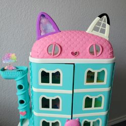 Gabby's Dollhouse 