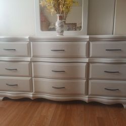 DRESSER AND MIRROR 