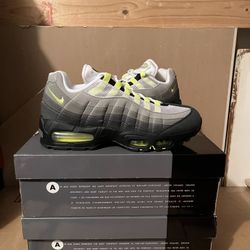 Nike Air Max 95 Neon Sizes 9, 9.5, 10, 10.5