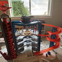 Hot Wheels Super Ultimate Garage Play Set