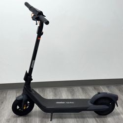 SEGWAY NINEBOT E2 PRO ELECTRIC SCOOTER 
