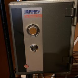 Brinks Safe Medium Size Very Heavy Fire And Water Proof 