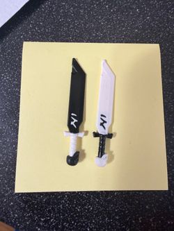 LEGO Ninjago Ivory & Shadow Blade of Deliverance Weapon Part 71(contact info removed)0 71722