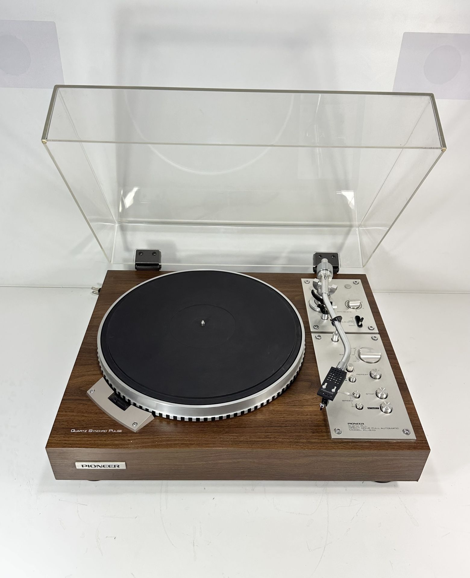 Vintage Pioneer PL-570 Quartz PLL Direct-Drive Motor Fully-Automatic Turntable