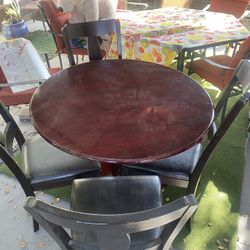 4 Chairs Dinning Table  $120 OR Best Offer!