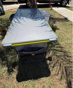 $100  my price is firm / mi precio es firme  5 Foot FlexRail Outdoor Cook Table