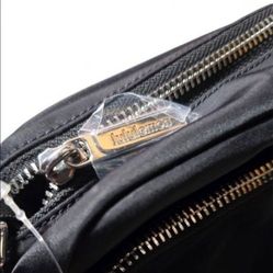 Lululemon- Everywhere Crossbody Belt
Bag *2L -1 Black