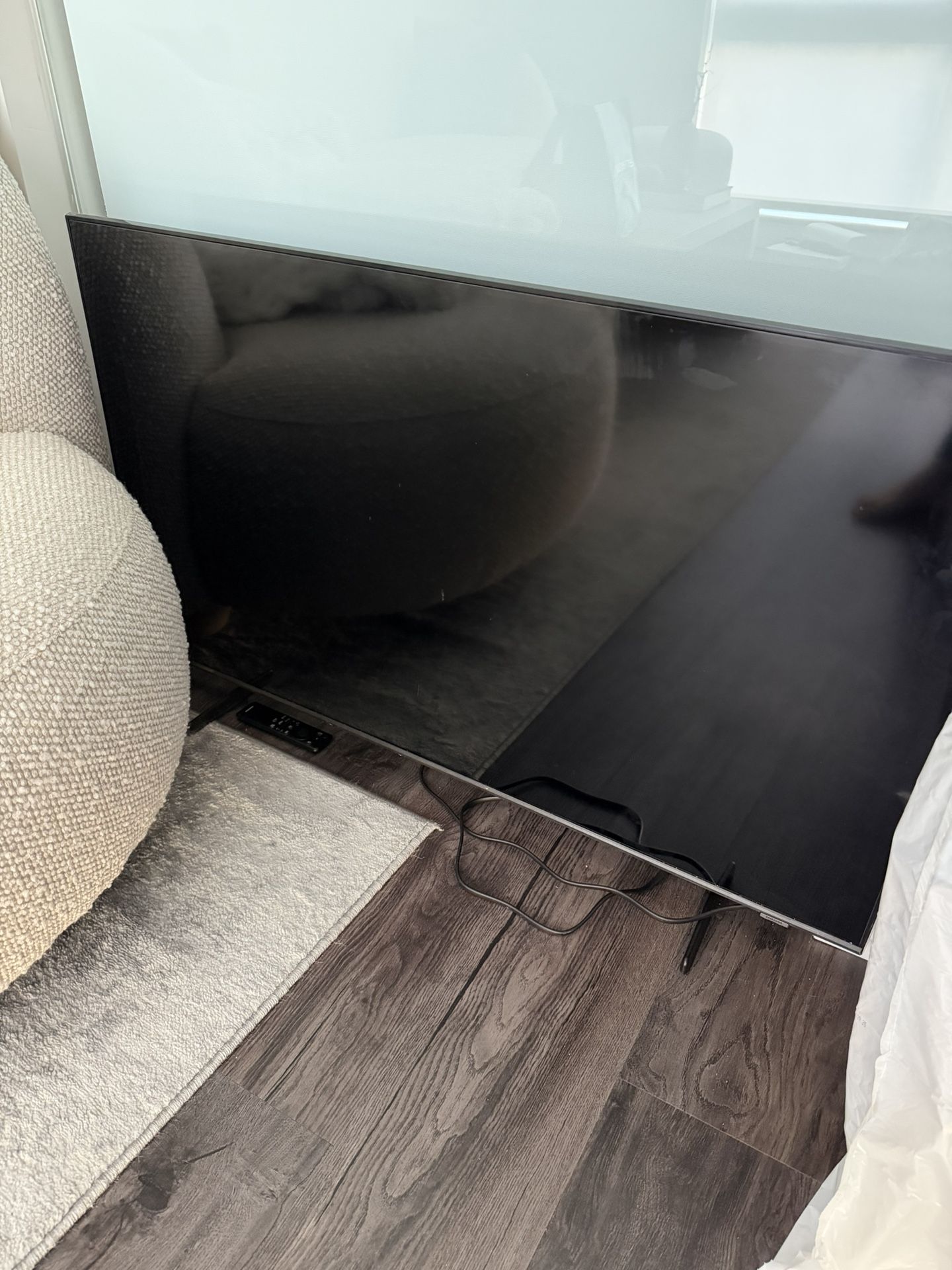 43 Inch Samsung TV With Remote