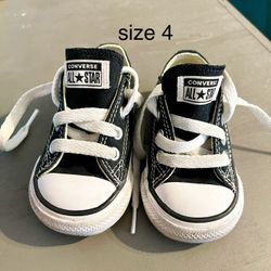 Converse Toddler Chucks Size 4
