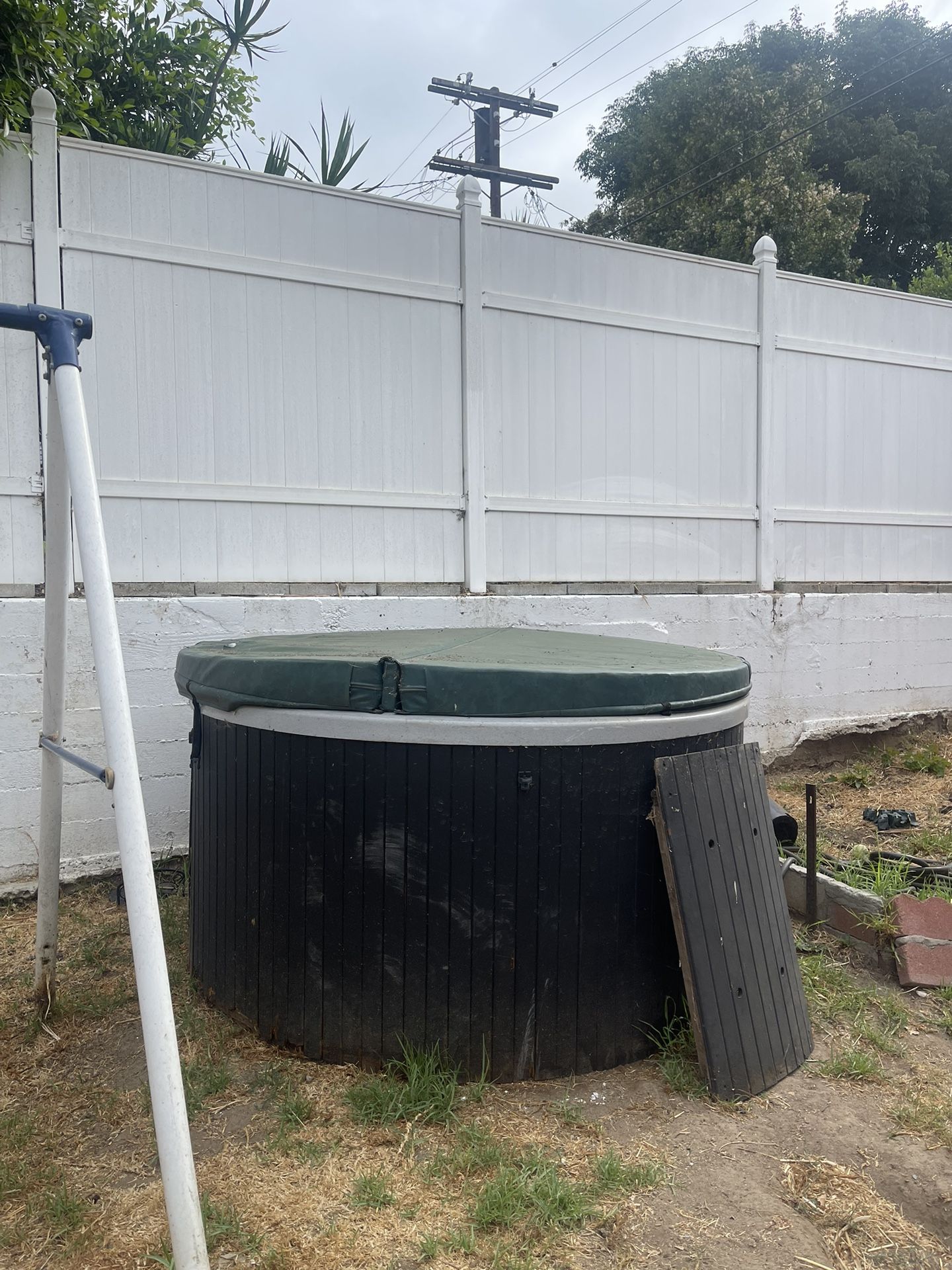 Free hot Tub