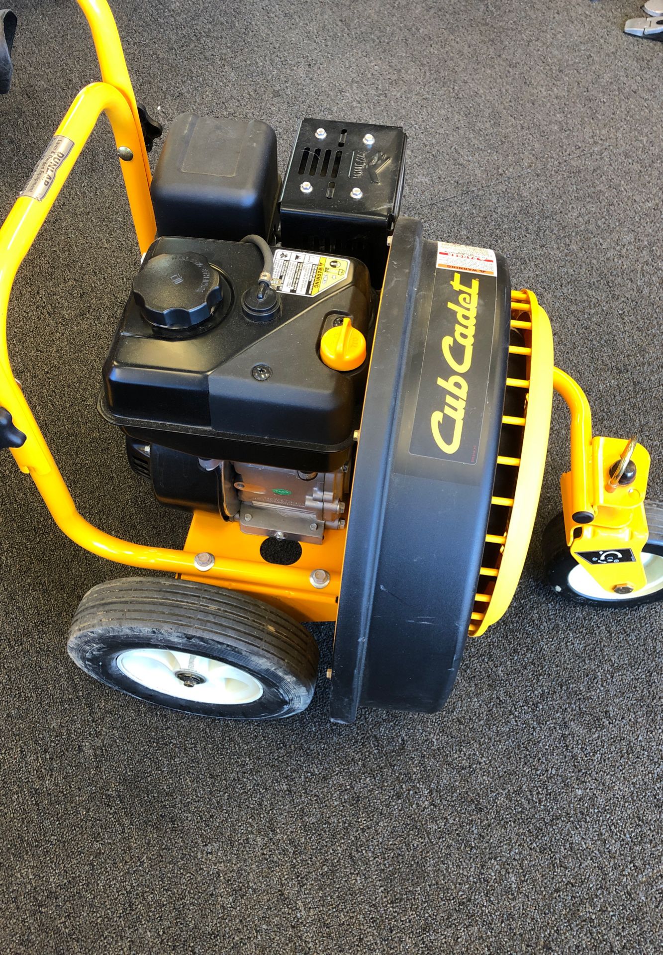 Cub Cadet Jet Sweep Blower JS1150 for Sale in Hamilton Township, NJ