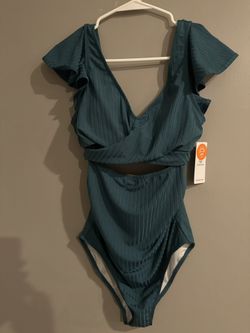 Women’s Medium (1 Piece) Bathing Suits