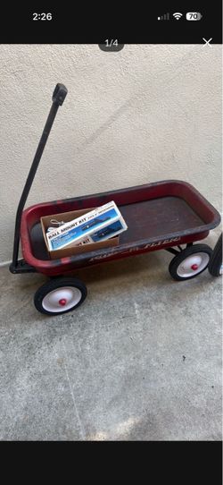 Radio flyer red wagon