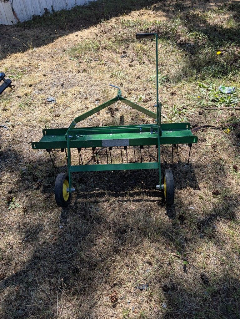 John Deere Tow Behind Thatcher