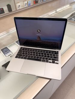 MacBook Pro 2020 i5 16ram 512gb