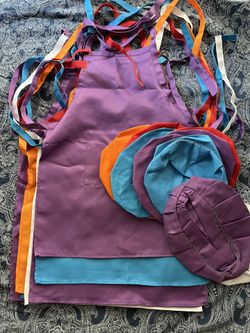 9 Aprons. 5-s Size, 4-xs Size.