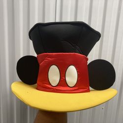 Giant Mickey Mouse Hat Disneyland 