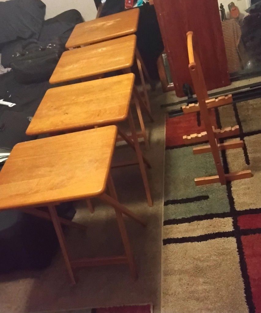 T. V. Trays Oak Vintage. 4 Total With Tray Holder Stand