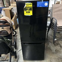 Upstreman 7.1 Cu.Ft Refrigerator with Bottom Freezer, Apartment Fridge with Freezer, Energy-efficient, Large Capacity,